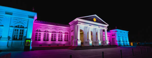 Ceará ilumina equipamentos públicos em homenagem ao Dia Nacional da Visibilidade Trans