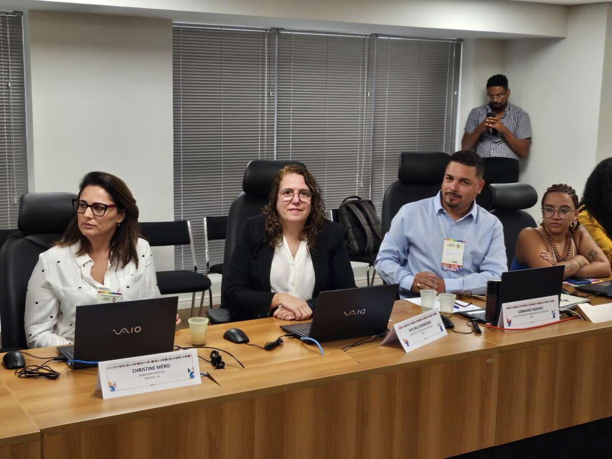 Secretária da Diversidade participa da 1ª Reunião Extraordinária da Comissão Nacional Intergestores da Política LGBTQIA+ em Brasília