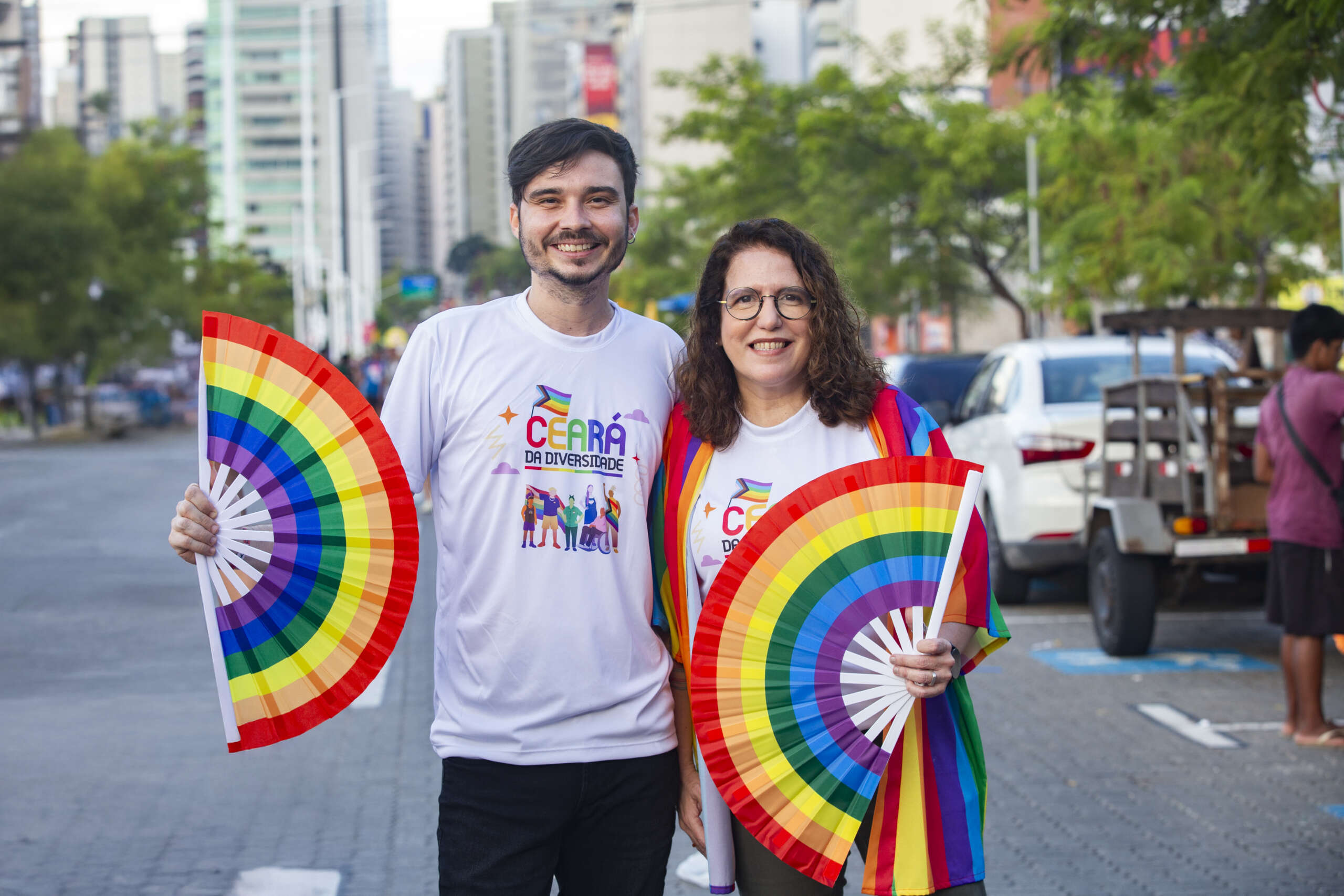 Milhares tomam a Beira-Mar na XXIV Parada pela Diversidade Sexual do Ceará em defesa do orgulho e do direito de envelhecer