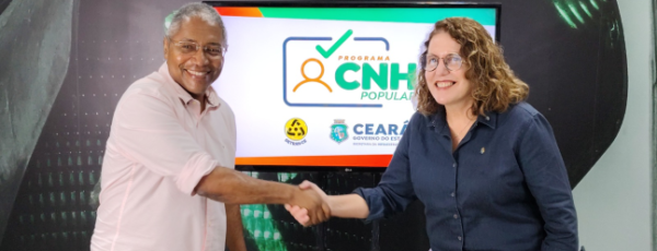 Secretária da Diversidade do Ceará, Mitchelle Meira, e o Superintendente do Dertan-CE Waldemir Catanho, durante a live do Programa CNH Popular destinadas ao público LGBTI+ (foto: Detran-CE)