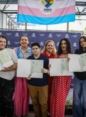 Sediv participa de entrega de certidões retificadas para pessoas trans em ação do TJCE